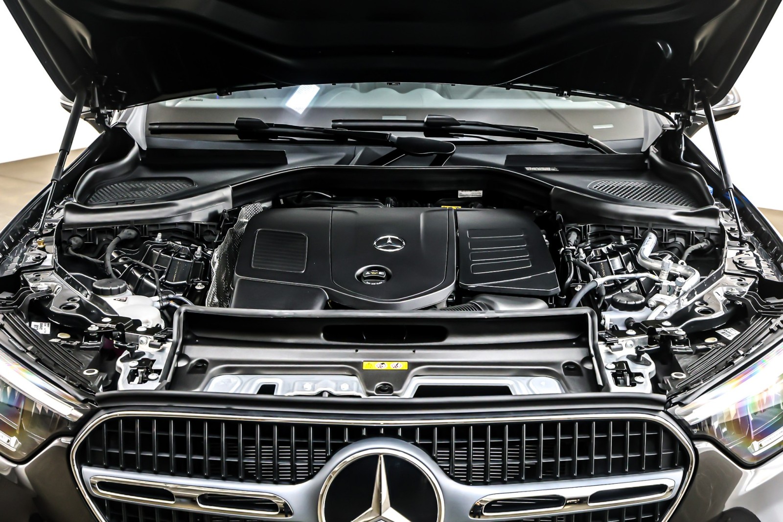 New 2026 Graphite Grey Metallic Mercedes-Benz GLC 300 image 11