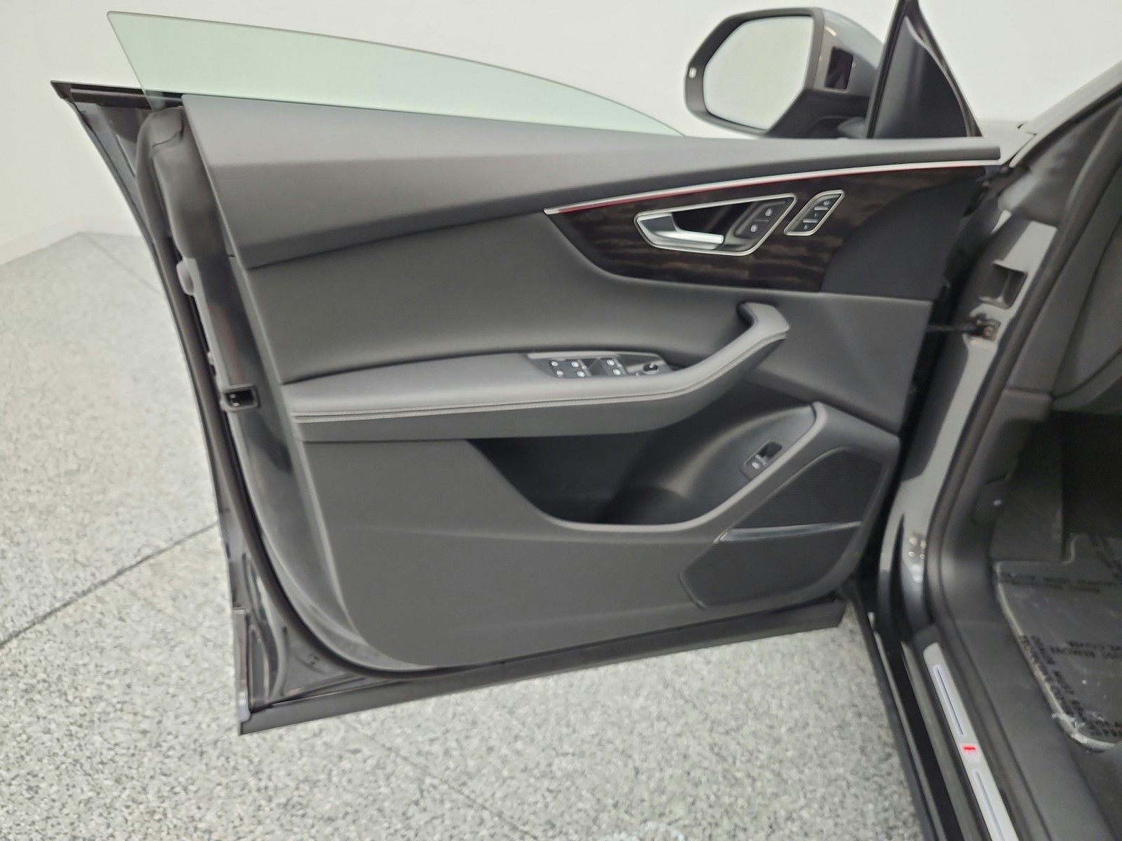 Used 2023 Daytona Gray Pearl Effect Audi Premium Plus 55 TFSI quattro image 15