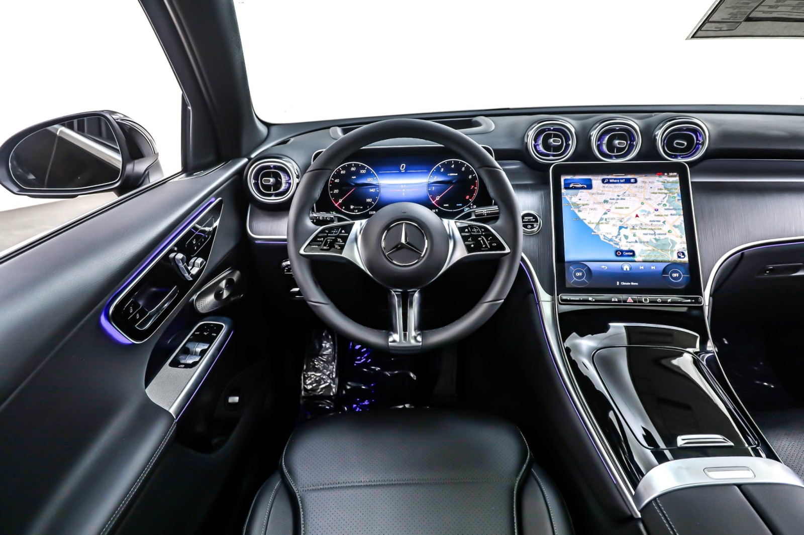 New 2026 Black Mercedes-Benz GLC 300 SUV image 4