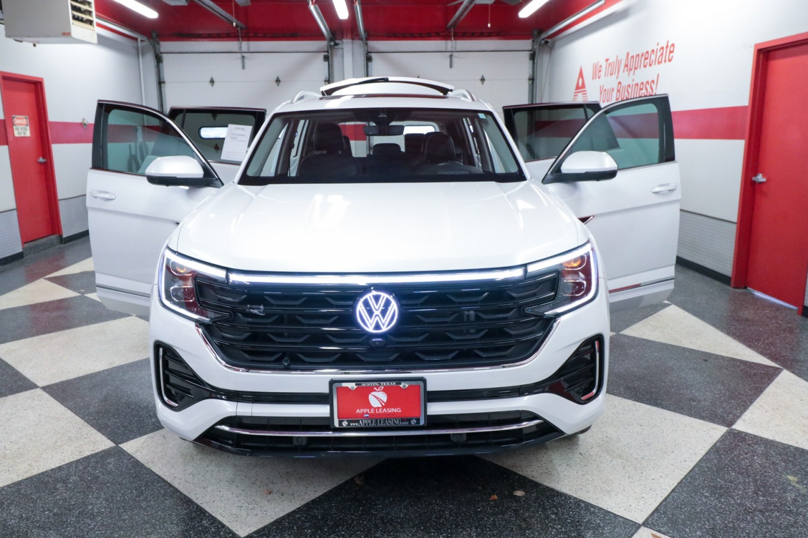 Used Car 2024 Volkswagen Atlas  2.0t Sel Premium R-line For Sale Under $40,000 In Austin, Texas