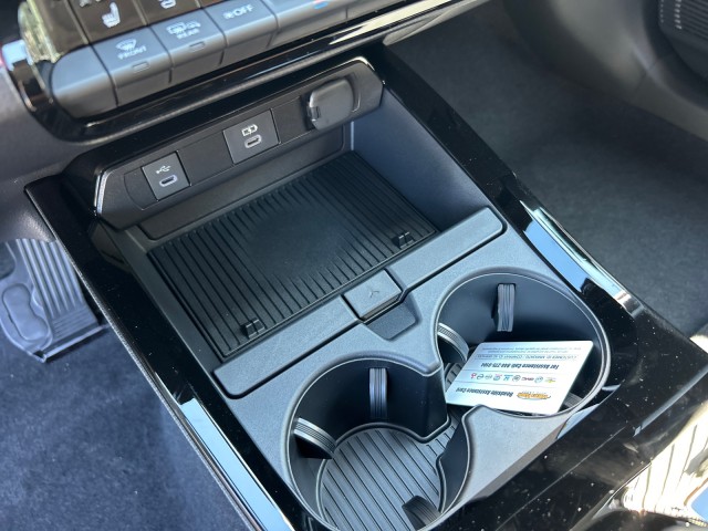 ToyotaPrius Plug-In Hybrid26