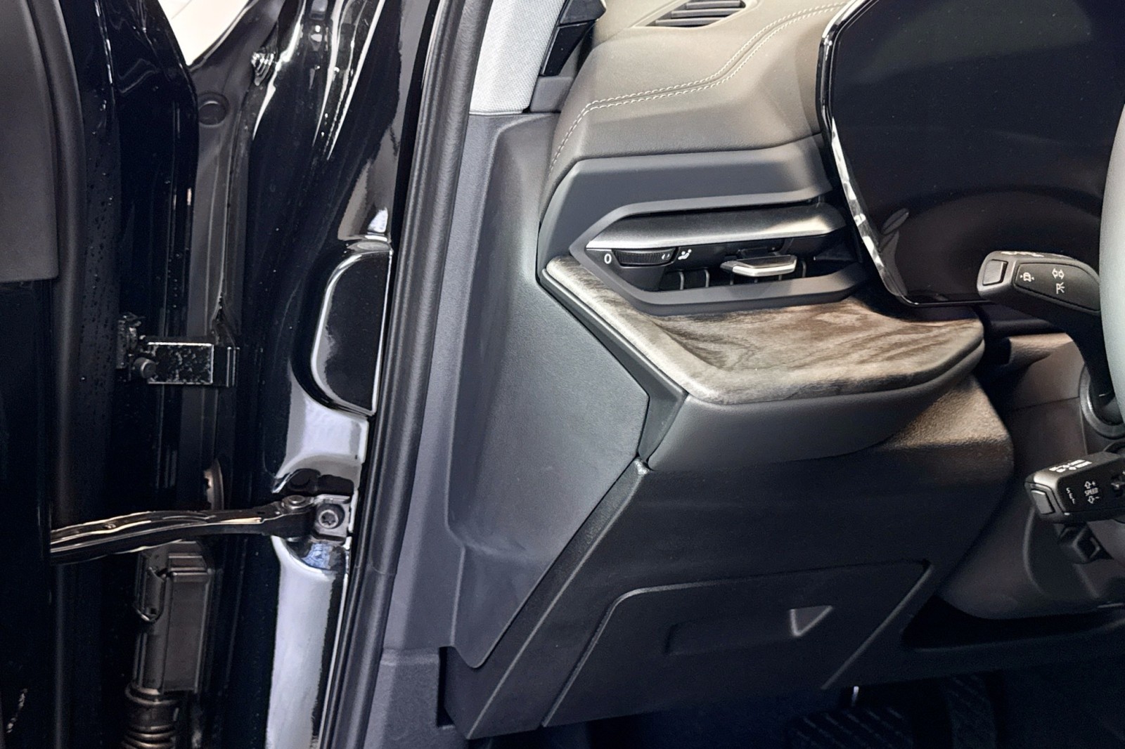 New 2025 Mythos Black Metallic Audi Premium Plus 2.0 TFSI quattro image 10