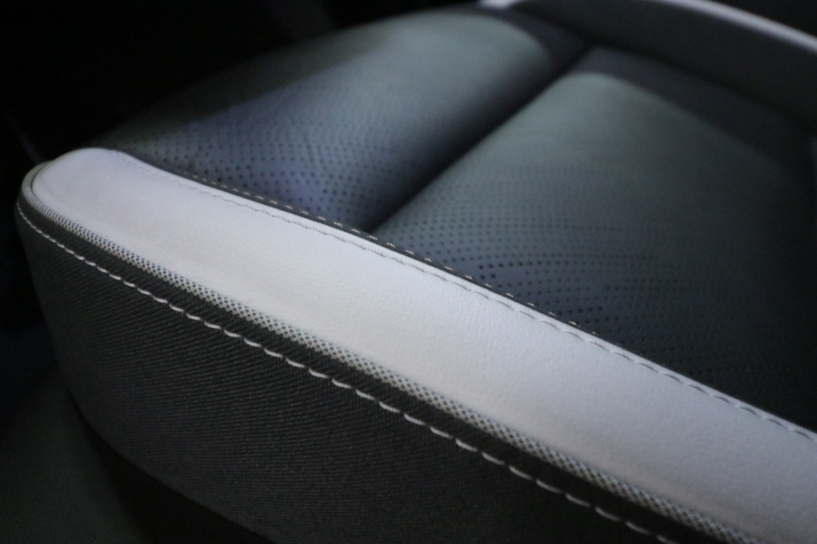 Used Car 2025 Buick Envision  Sport Touring For Sale Under $35,000 In Austin, Texas