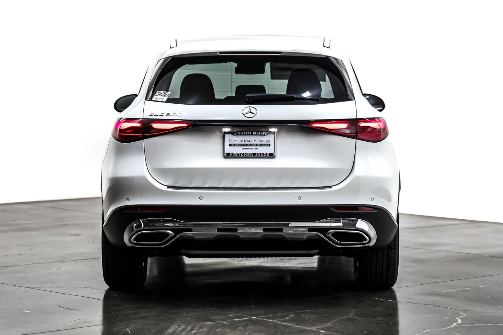 New 2026 Polar White Mercedes-Benz GLC 300 image 3