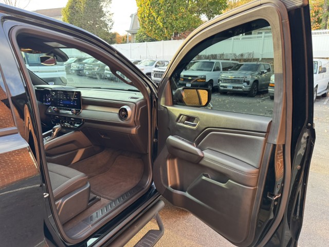 2023 Chevrolet Colorado 4WD LT 16