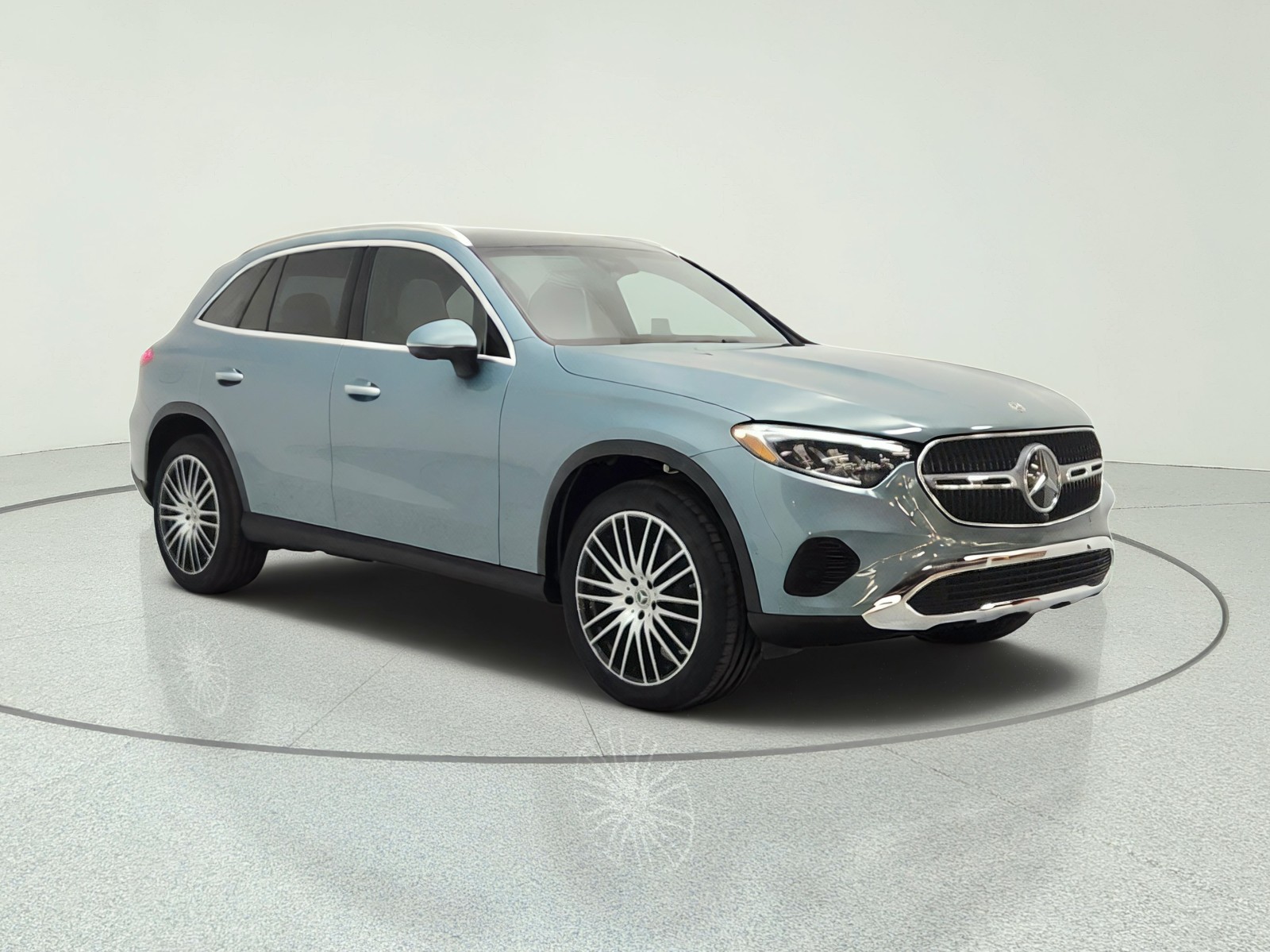 New 2027 Verde Silver Metallic Mercedes-Benz GLC 300 SUV image 3