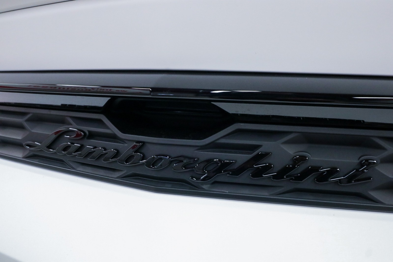 Used Car 2025 Lamborghini Urus  Se For Sale Under $360,000 In Austin, Texas