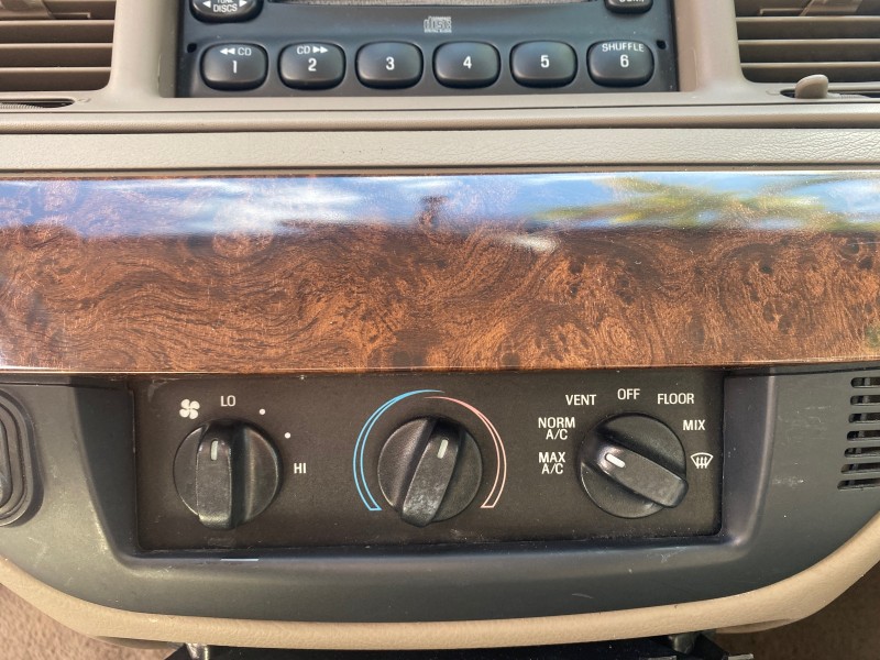 2005 Mercury Grand Marquis GS LOW MILES 49,348 in , 