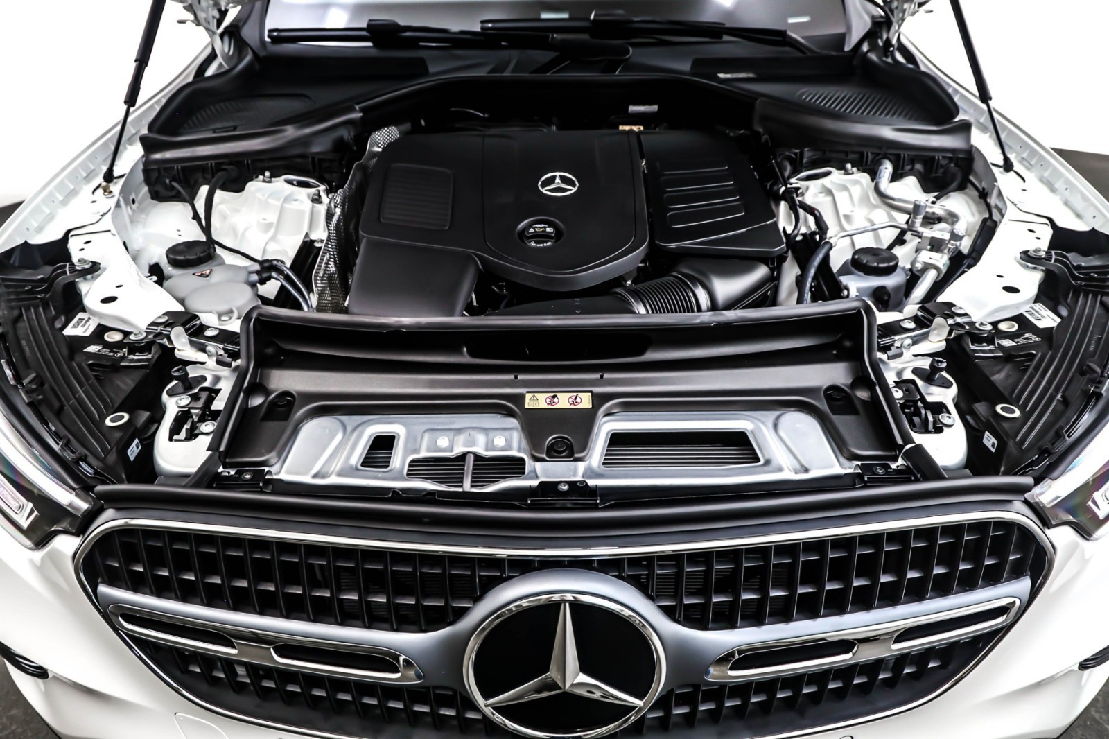 New 2026 Polar White Mercedes-Benz GLC 300 image 11