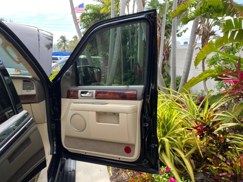 2004 Lincoln Navigator LOW MILES 67,511 SUNROOF in ,