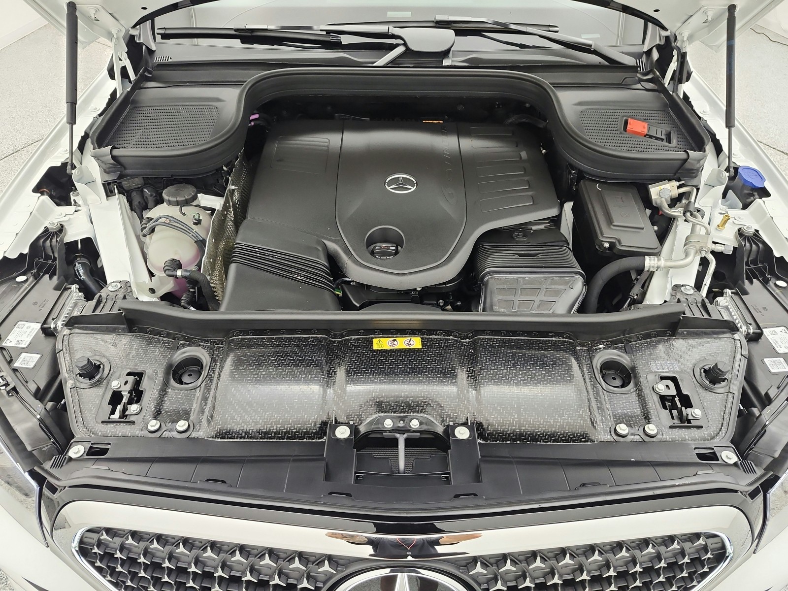 New 2027 Polar White Mercedes-Benz GLE 450 4MATIC® SUV image 12