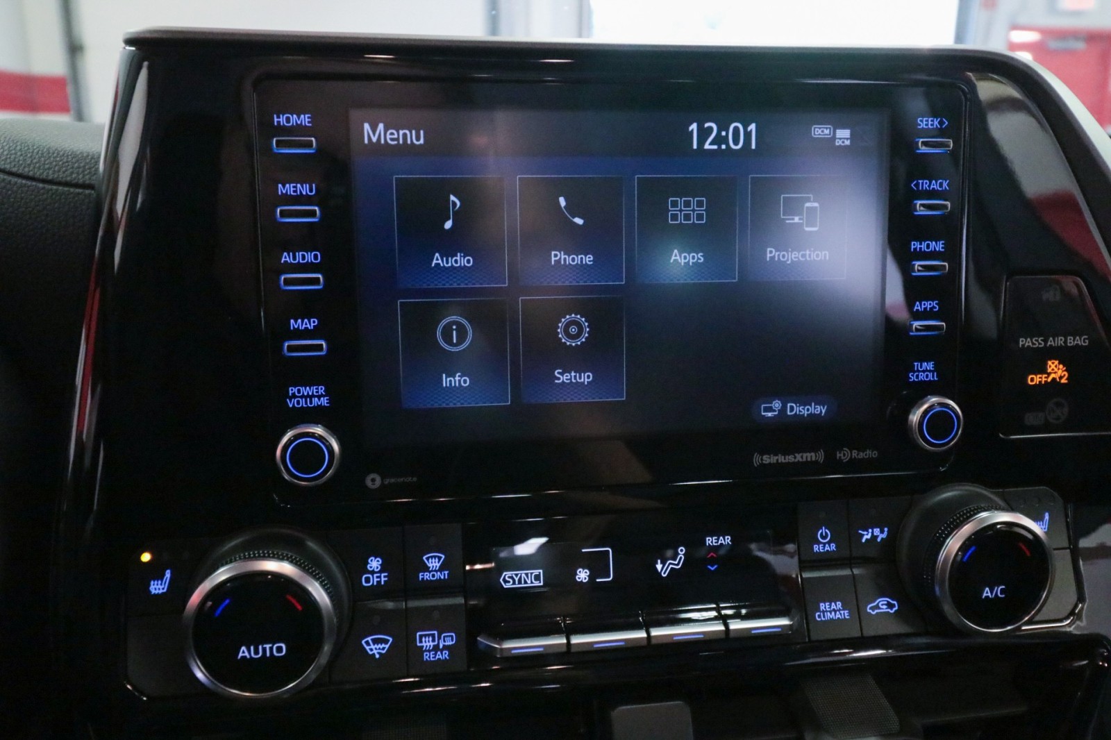 Used Car 2022 Toyota Highlander  Xle For Sale Under $35,000 In Austin, Texas