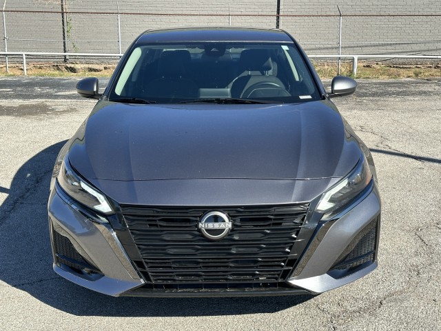 2023 Nissan Altima 2.5 SV 8