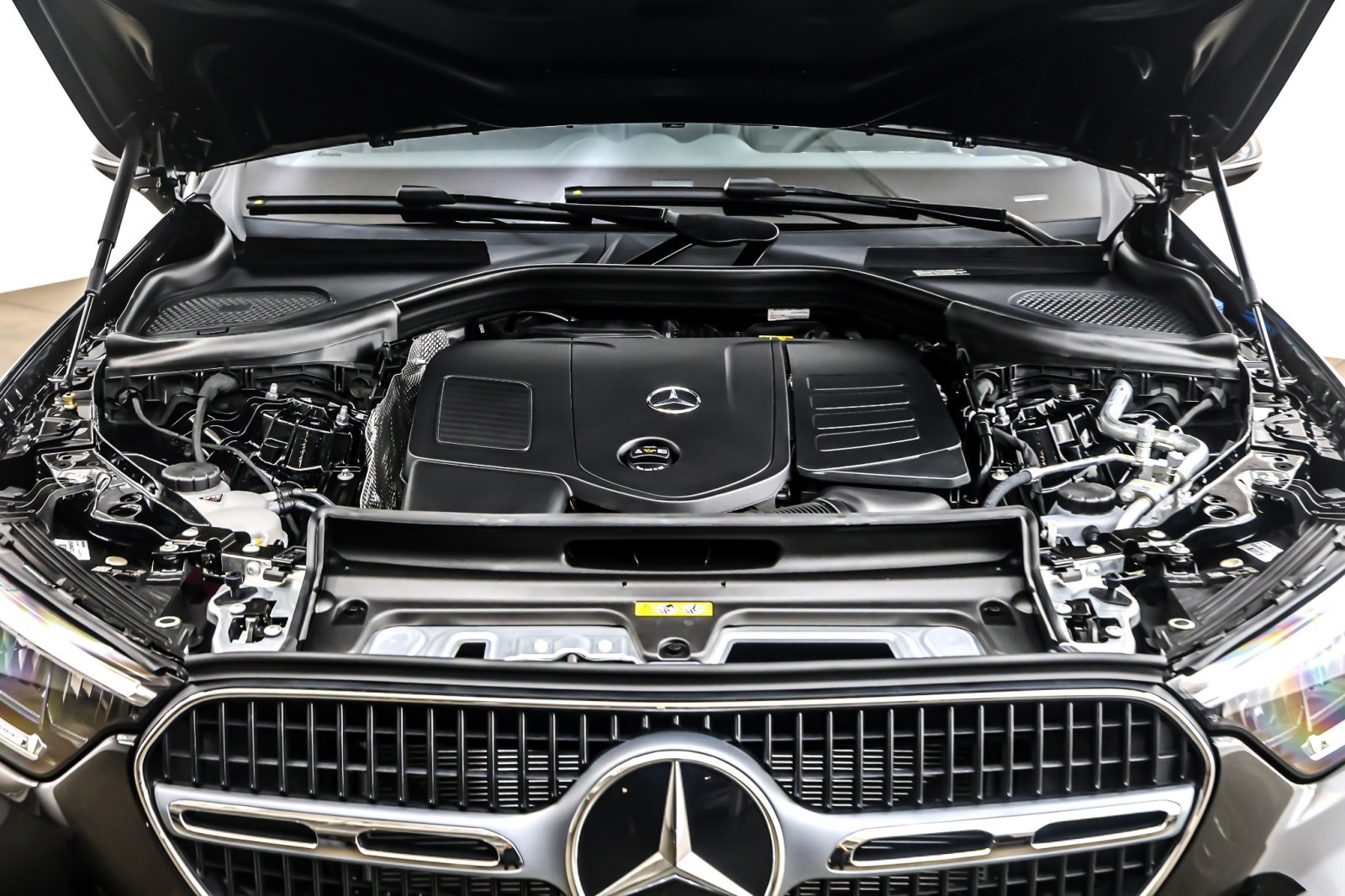 New 2026 Black Mercedes-Benz GLC 300 image 11