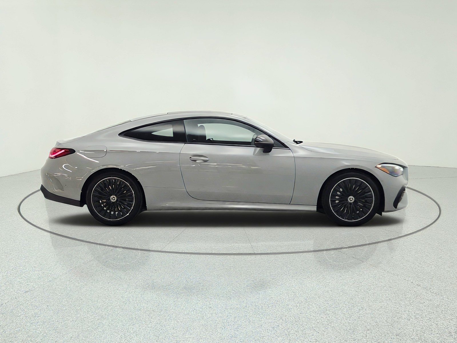 New 2027 MANUFAKTUR Alpine Grey Metallic Mercedes-Benz CLE 450 4MATIC® Coupe image 4