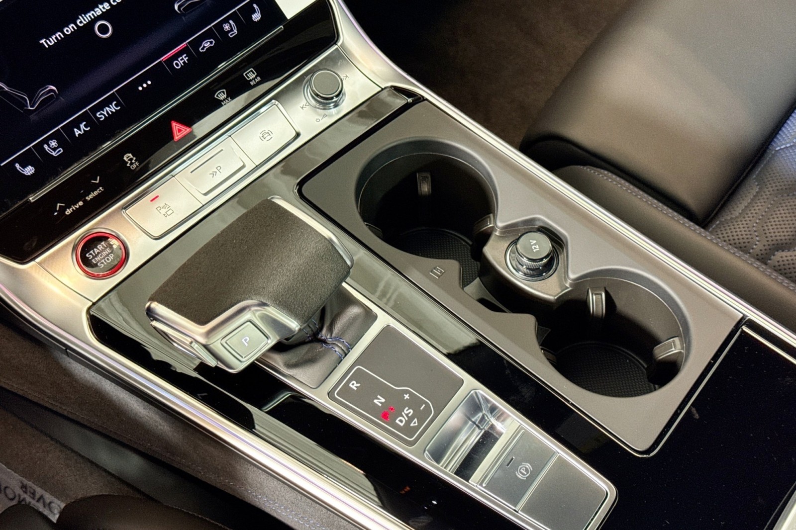 New 2025 Sebring Black Crystal Effect Audi performance 4.0 TFSI quattro image 15