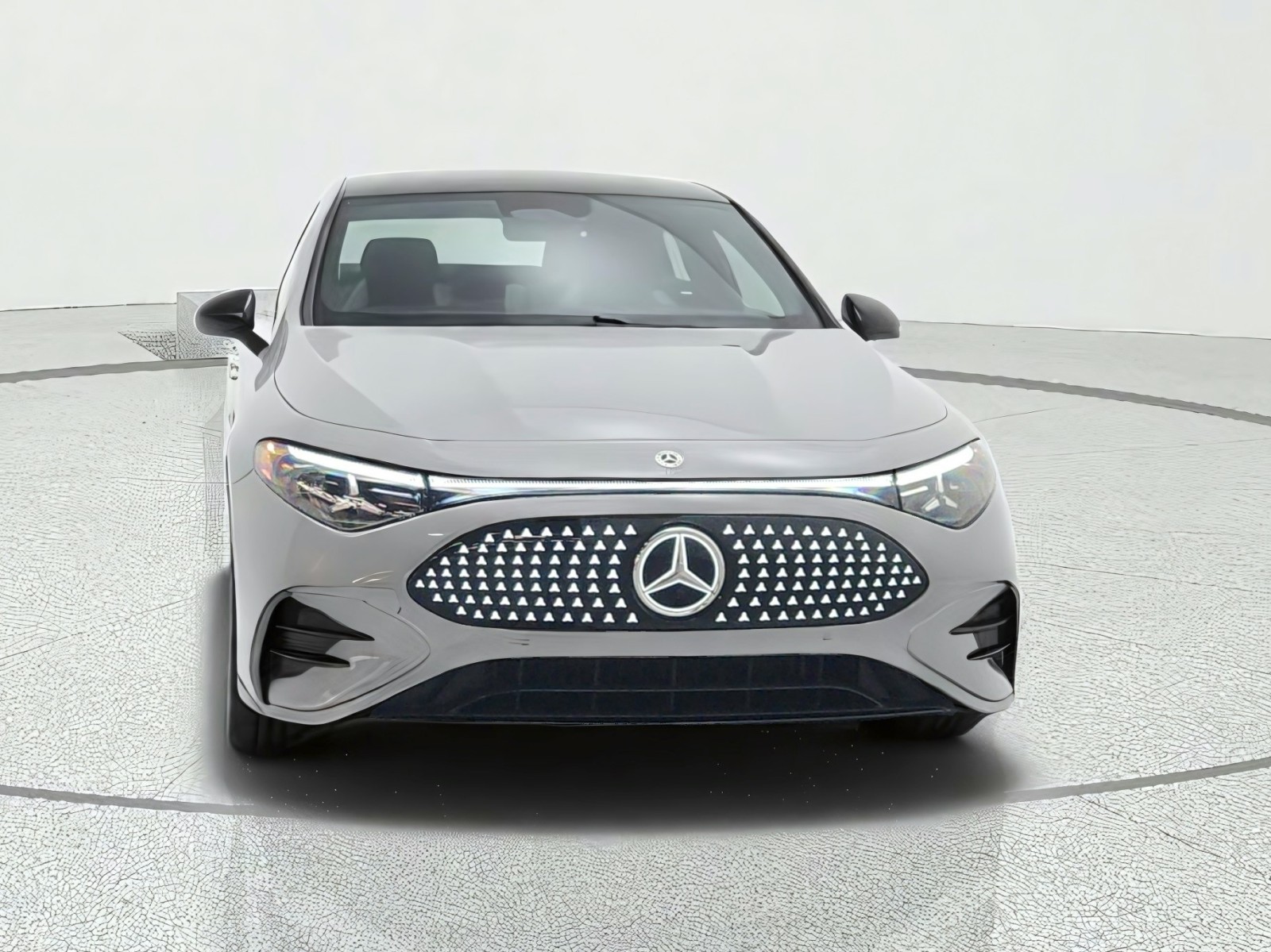 New 2027 MANUFAKTUR Alpine Grey Mercedes-Benz CLA 350 Electric 4MATIC® image 2