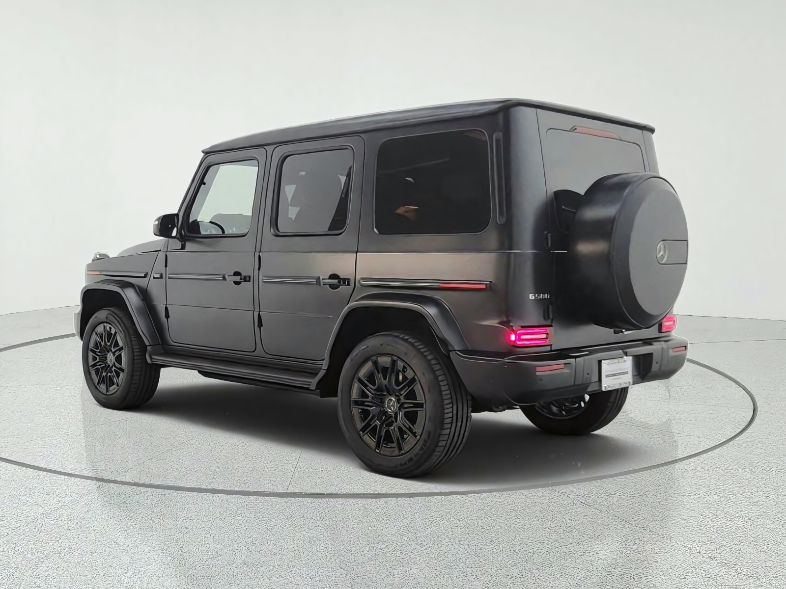 New 2027 MANUFAKTUR Night Black magno Mercedes-Benz G 580e SUV image 7