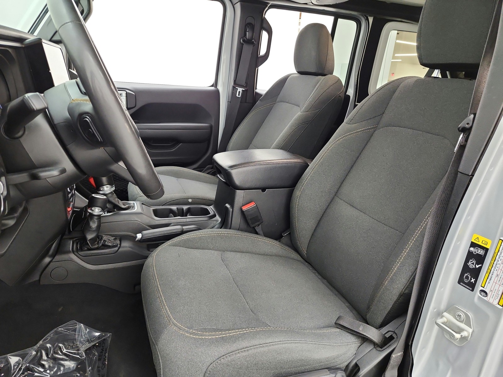 Used 2024 Silver Zynith Clearcoat Jeep Sport S image 13