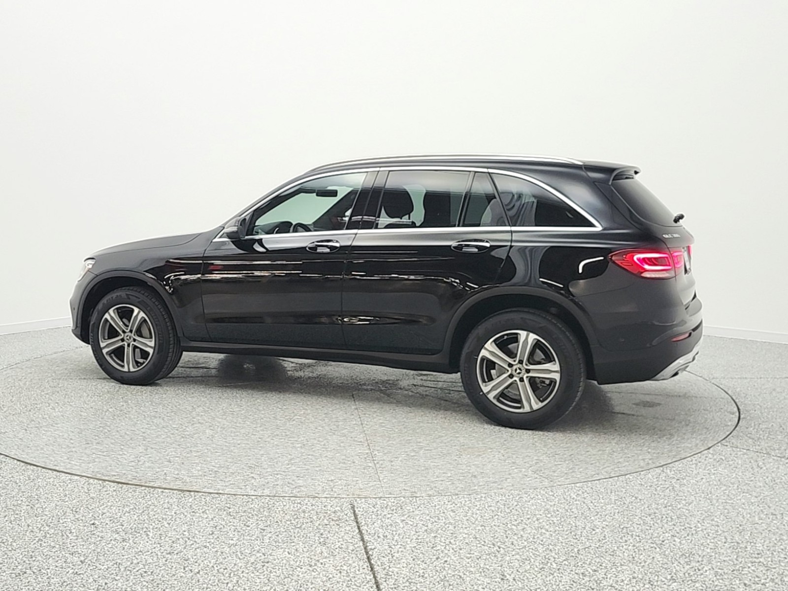 Used 2022 Black Mercedes-Benz GLC 300 SUV image 8