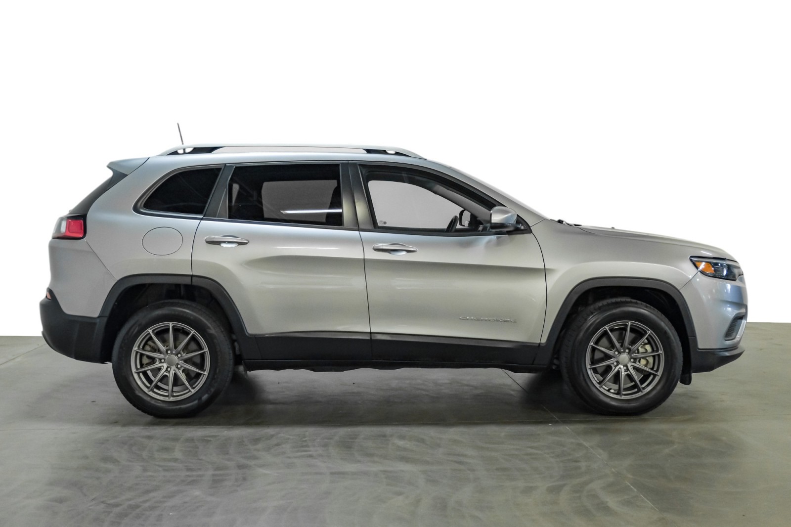 2020 Jeep Cherokee Latitude 4x4 SafetyTecPkg CldWthrPkg SatRadio 4