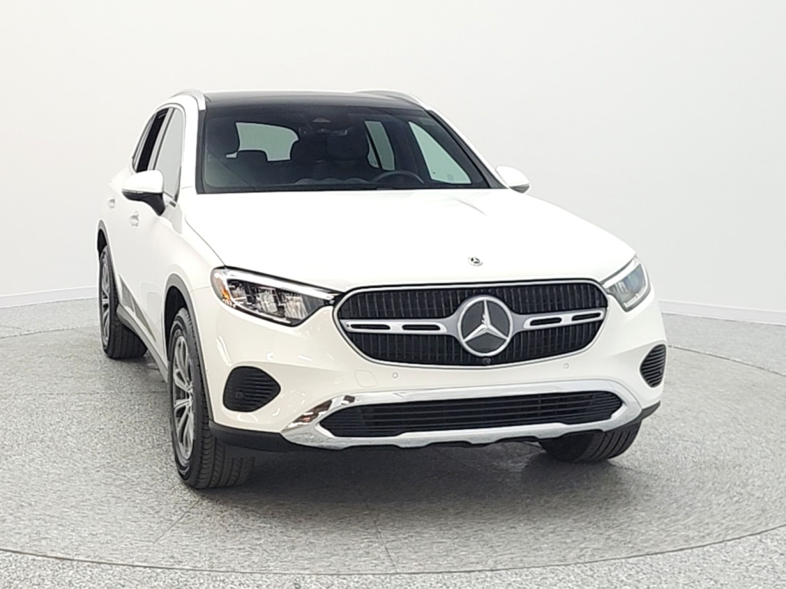 Certified Used 2025 Polar White Mercedes-Benz GLC 300 SUV image 2