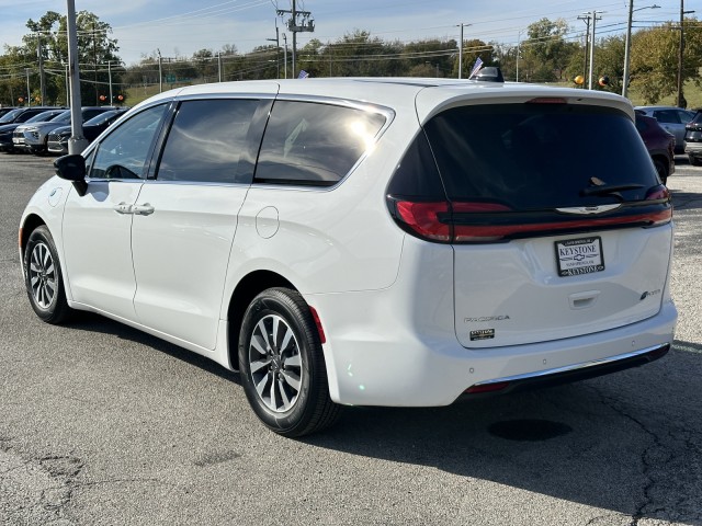 2024 Chrysler Pacifica Hybrid Select 5