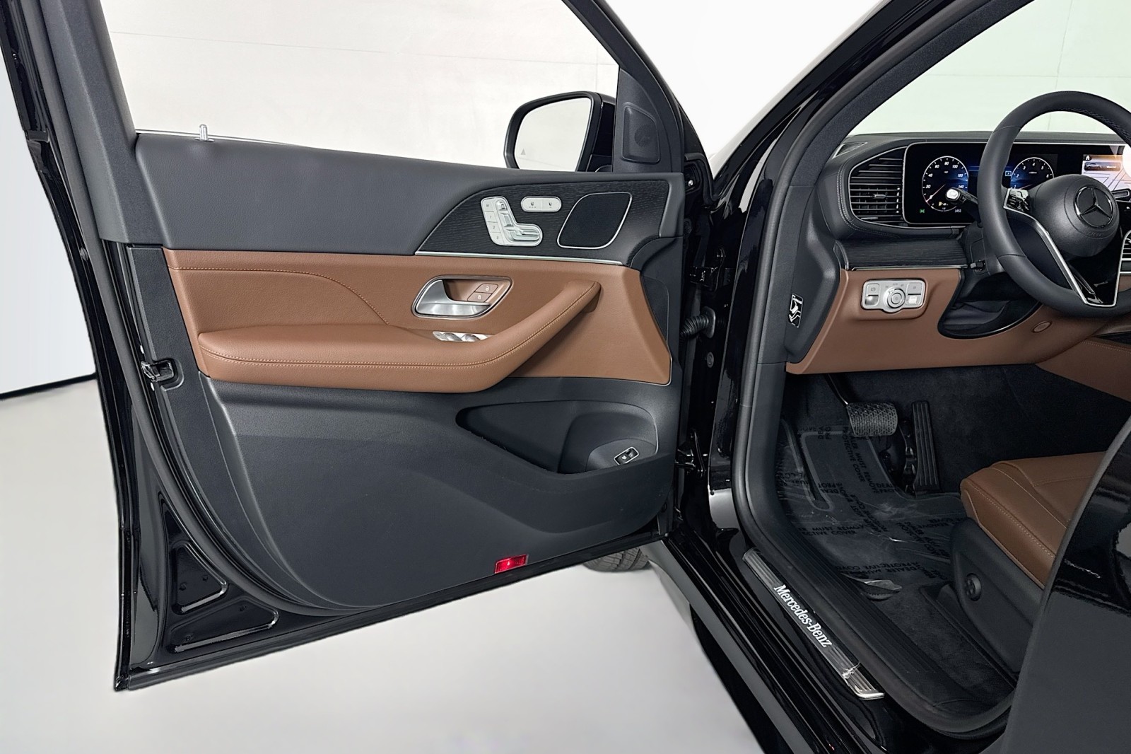 New 2026 Obsidian Black Metallic Mercedes-Benz GLE 450 4MATIC® Coupe image 20