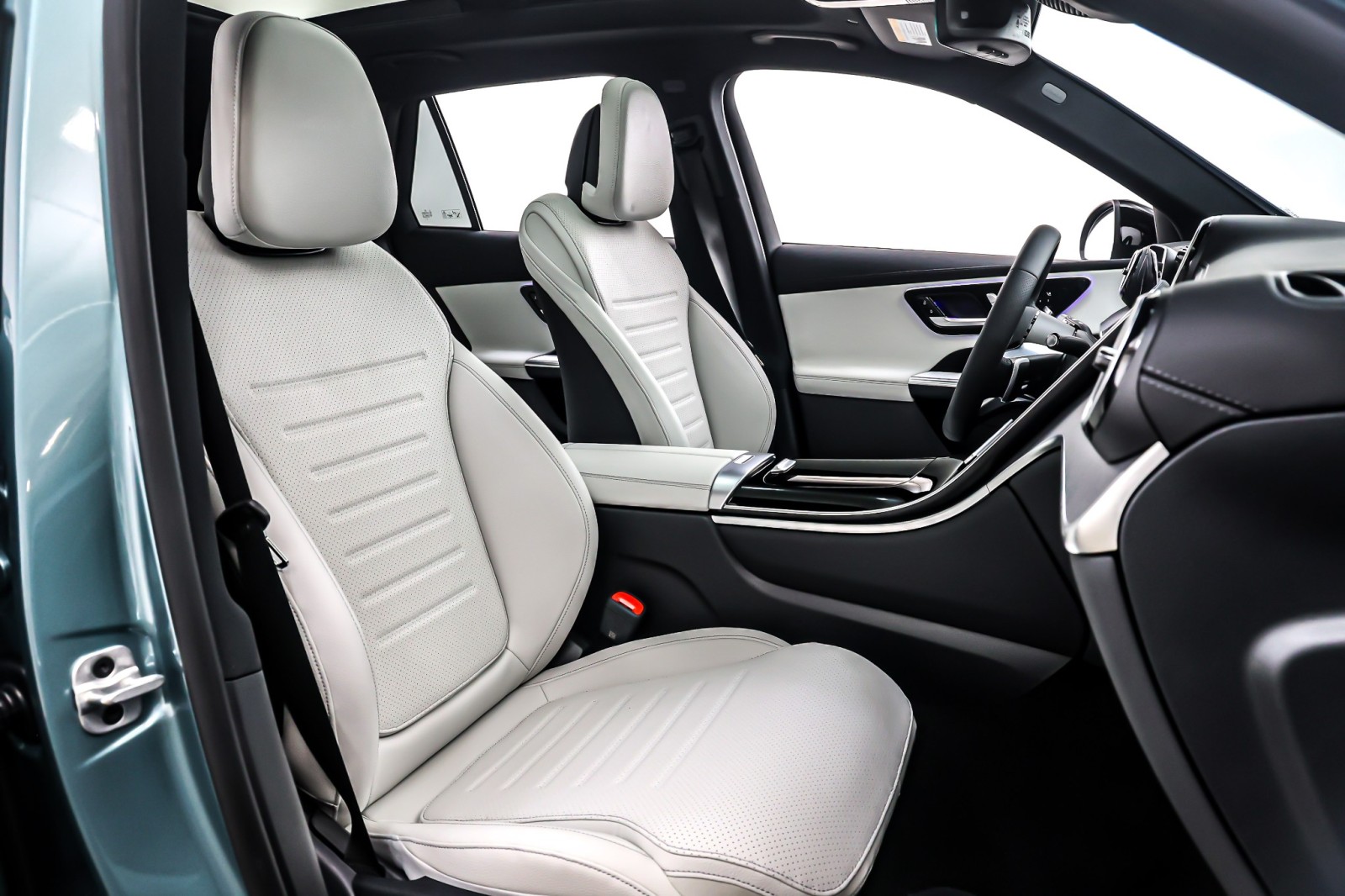 New 2026 Verde Silver Metallic Mercedes-Benz GLC 300 image 7