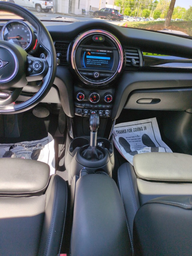 MINIHardtop 4 Door38