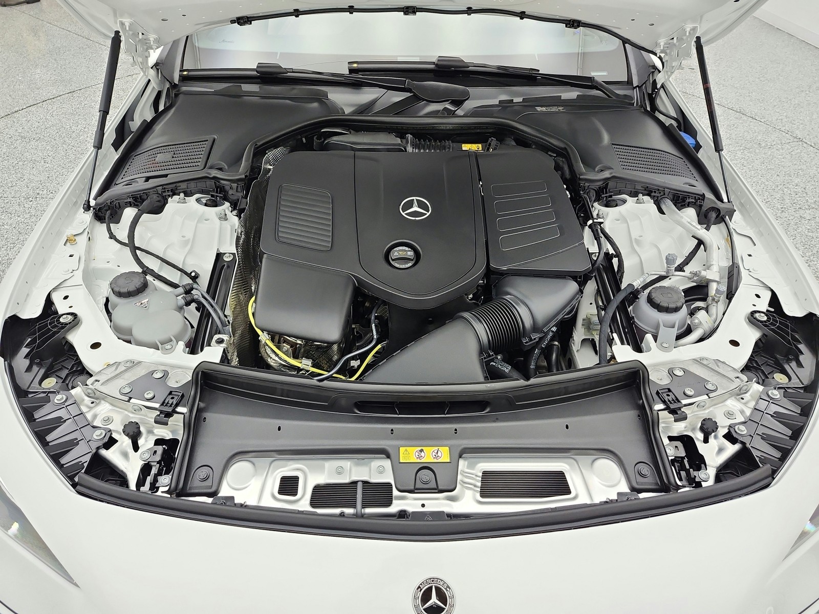 New 2027 Polar White Mercedes-Benz CLE 300 4MATIC® Cabriolet image 12