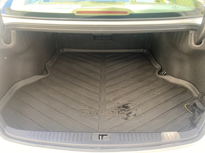 2013 Hyundai Genesis 3.8L LOW MILES 33,576 in , 