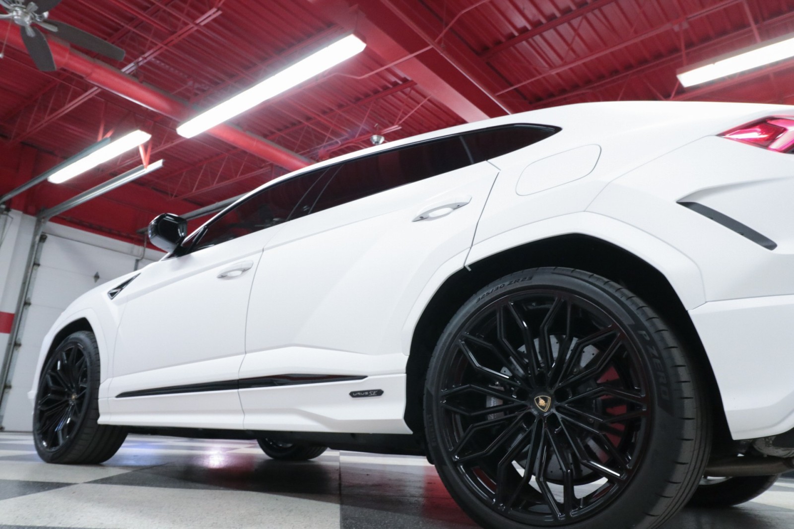 Used Car 2025 Lamborghini Urus  Se For Sale Under $360,000 In Austin, Texas