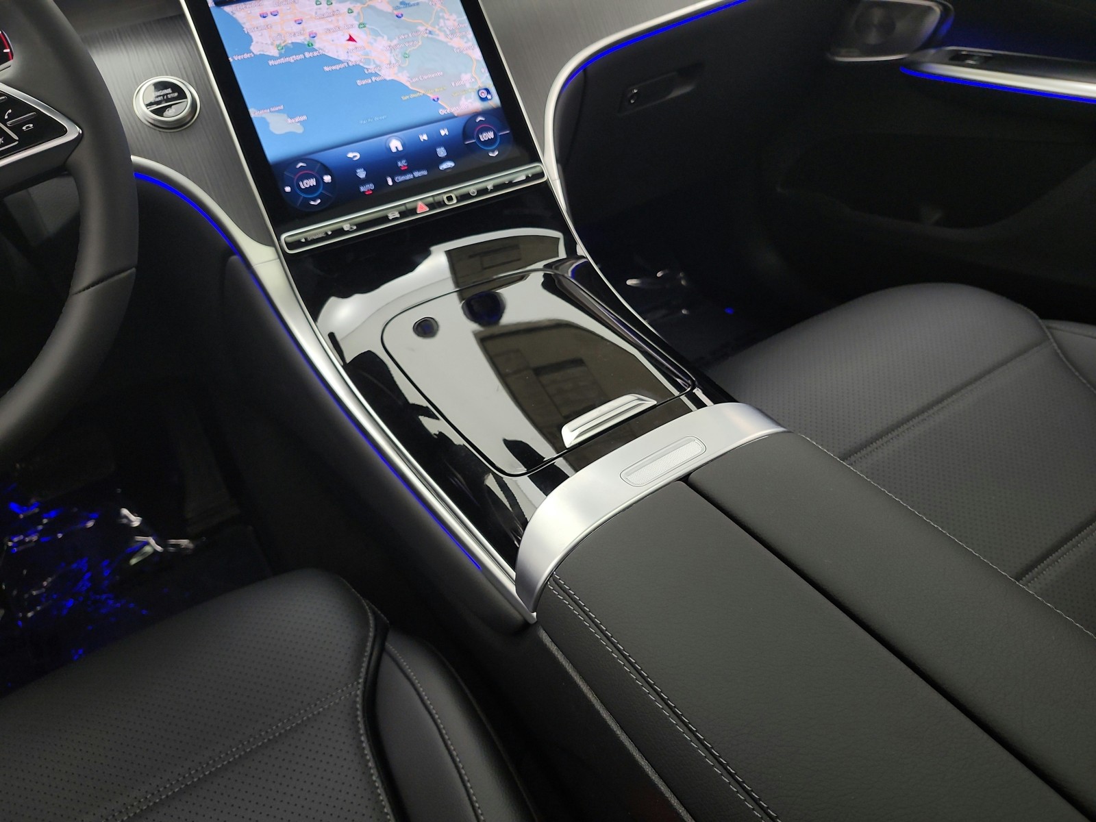 New 2026 Graphite Grey Metallic Mercedes-Benz GLC 300 image 11