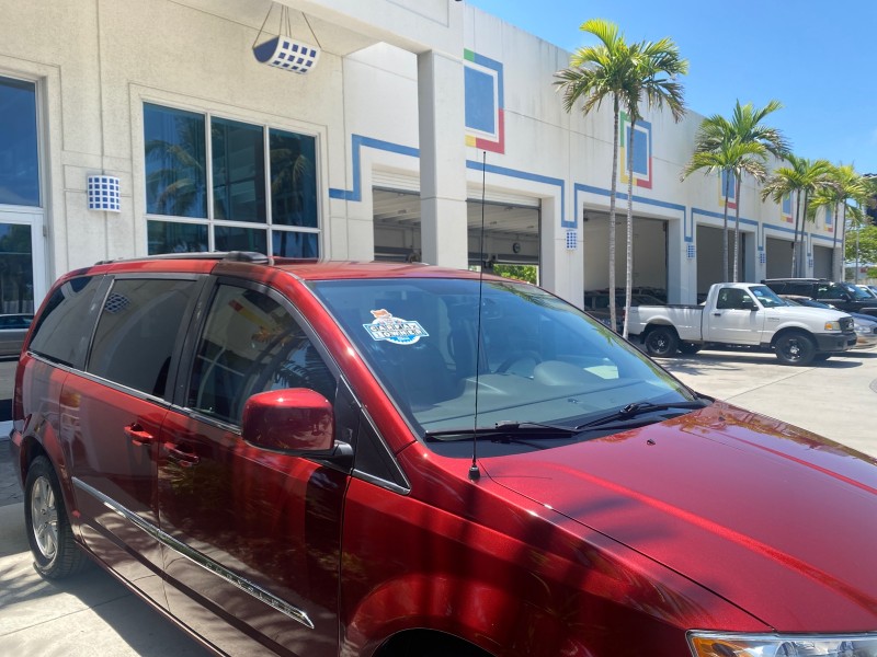 2012 Chrysler Town & Country 1 OWNER LOW MILES 58.411 in , 