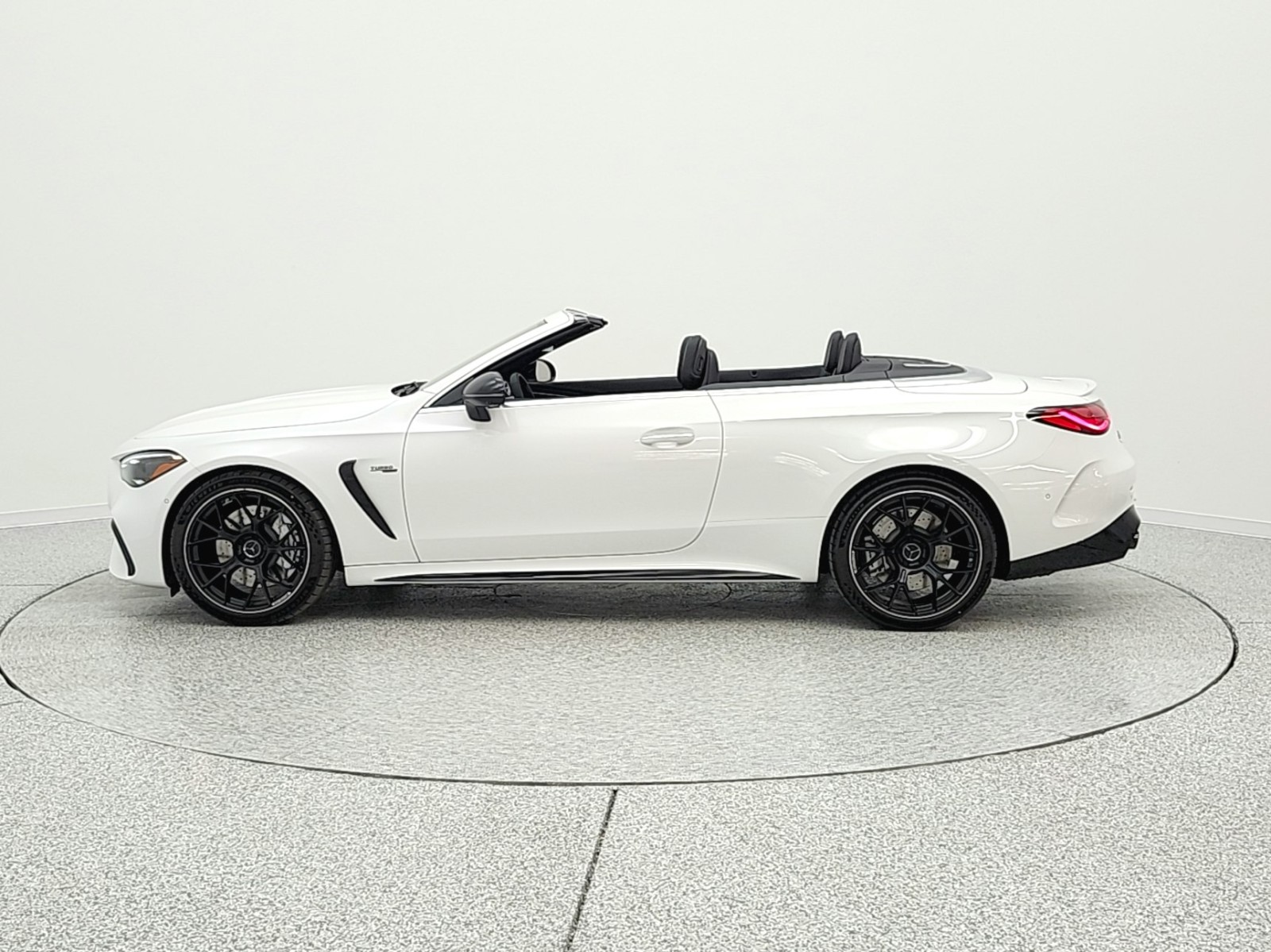 New 2026 MANUFAKTUR Moonlight White Metallic Mercedes-Benz AMG® CLE 53 4MATIC+ Cabriolet image 8