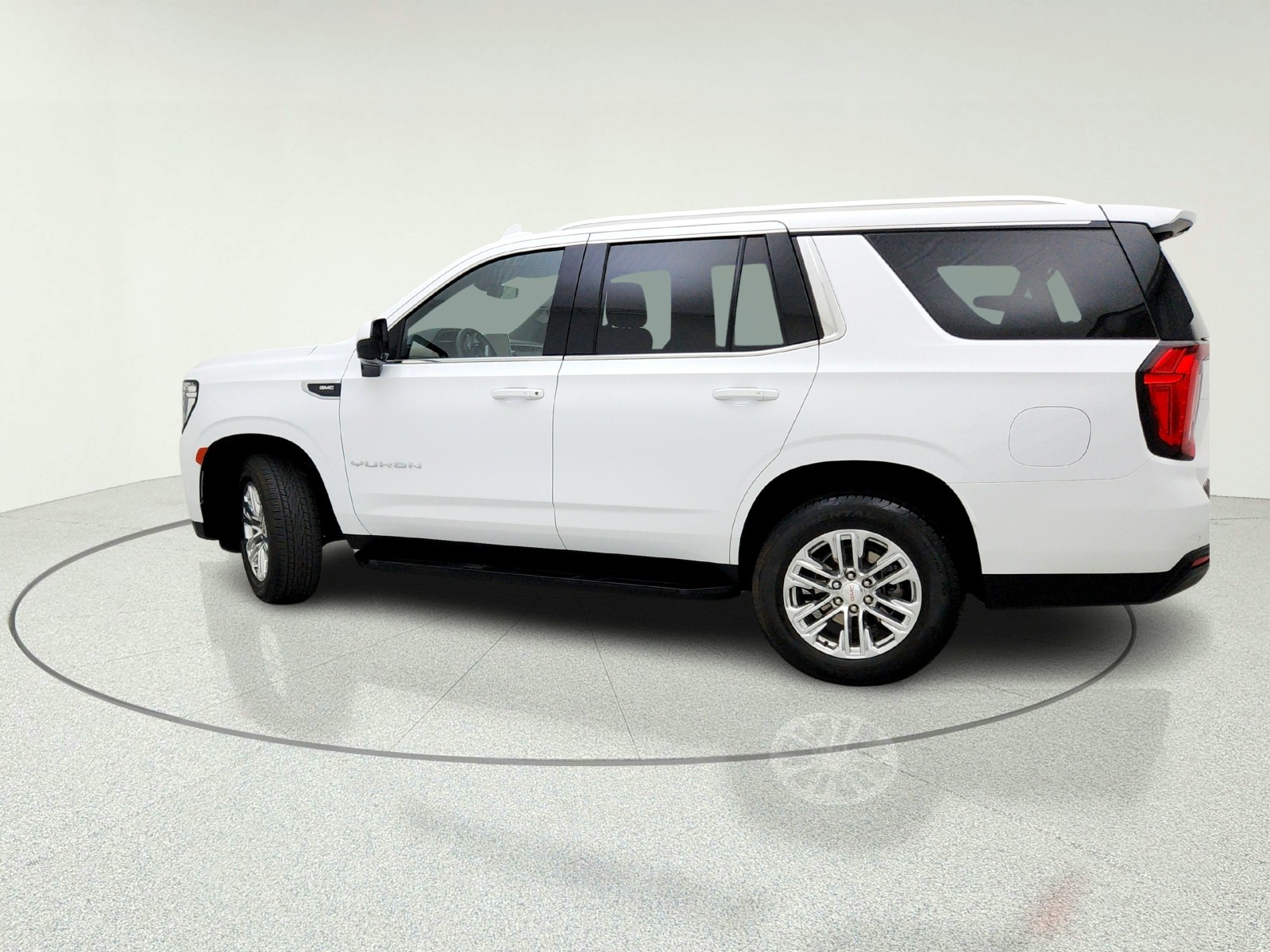 Used 2024 Summit White GMC SLE image 13