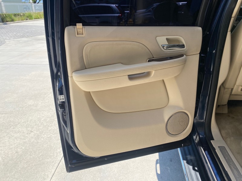 2007 Cadillac Escalade ESV SUNROOF AWD LOW MILES 47,118 in , 