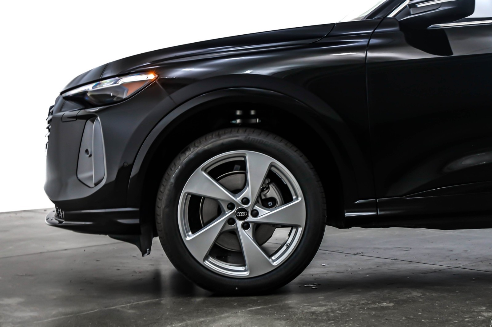 New 2025 Mythos Black Metallic Audi Premium Plus 2.0 TFSI quattro image 10