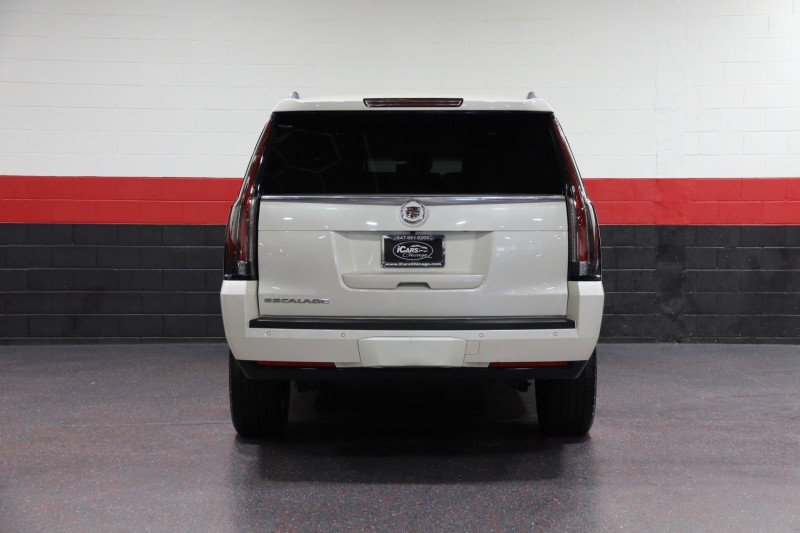 2015 Cadillac Escalade ESV Luxury 4WD 4dr SUV in , 