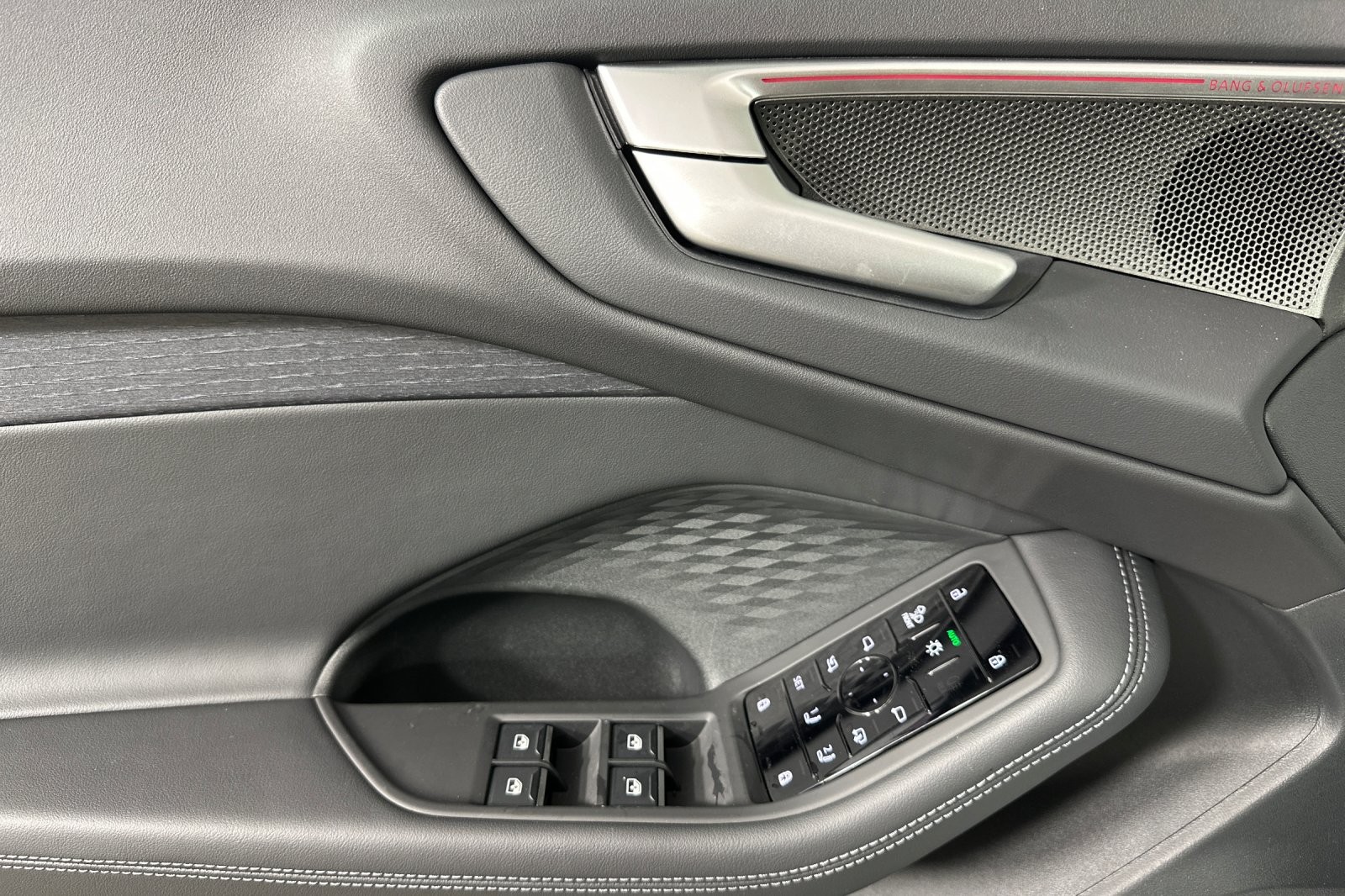 New 2025 Glacier White Metallic Audi Premium Plus 2.0 TFSI quattro image 10