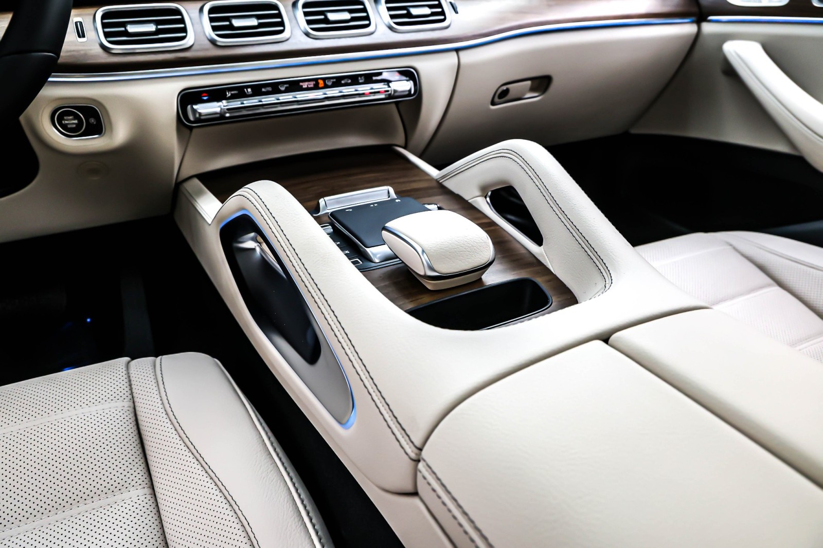 New 2026 Polar White Mercedes-Benz GLE 450 image 6