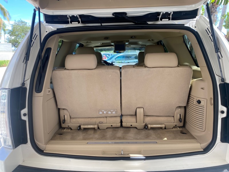 2013 Cadillac Escalade Luxury 1 OWNER LOW MILES 70,251 in ,