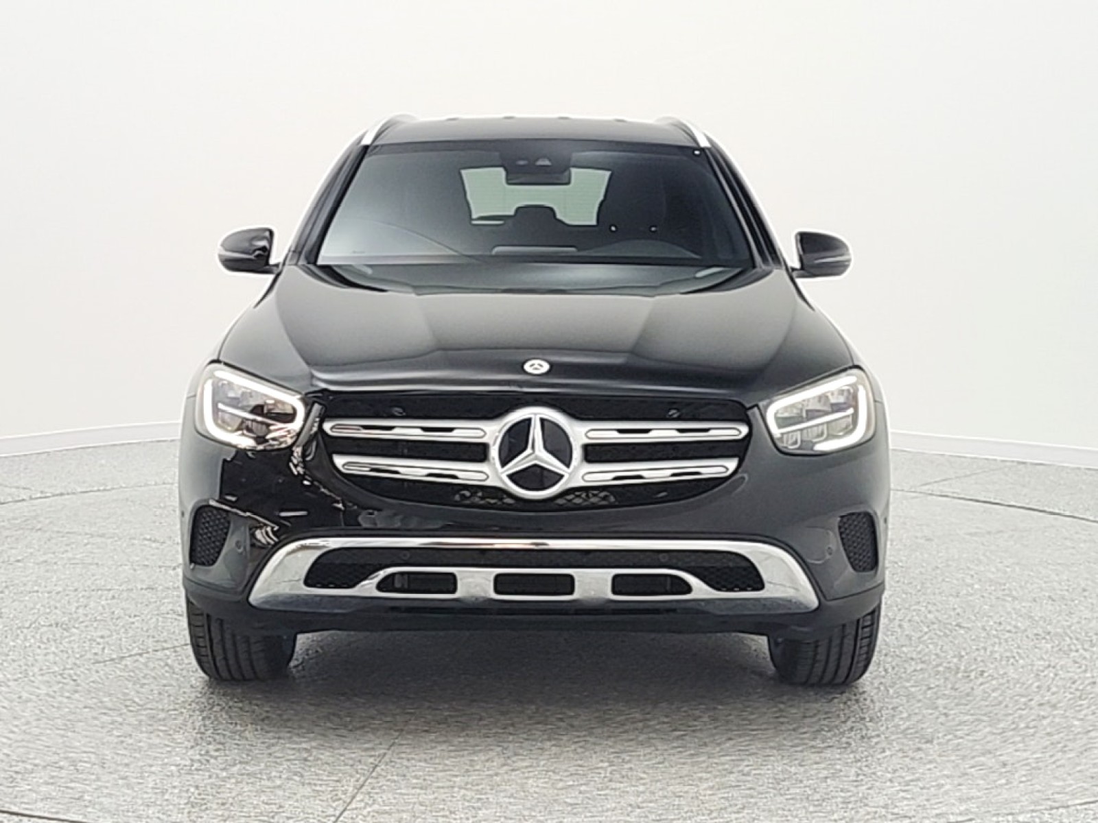 Used 2022 Black Mercedes-Benz GLC 300 SUV image 2