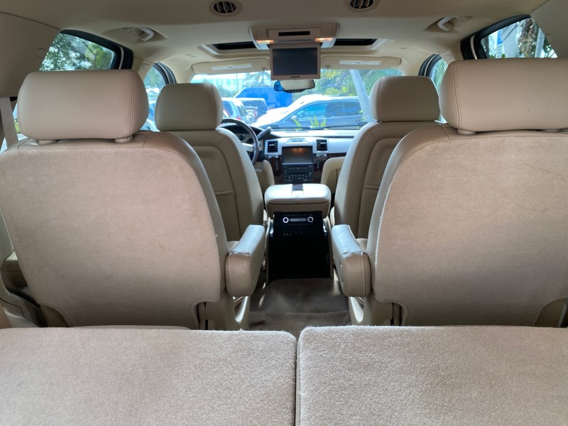 2010 Cadillac Escalade SUNROOF NAV Premium LOW MILES 66,933 in ,
