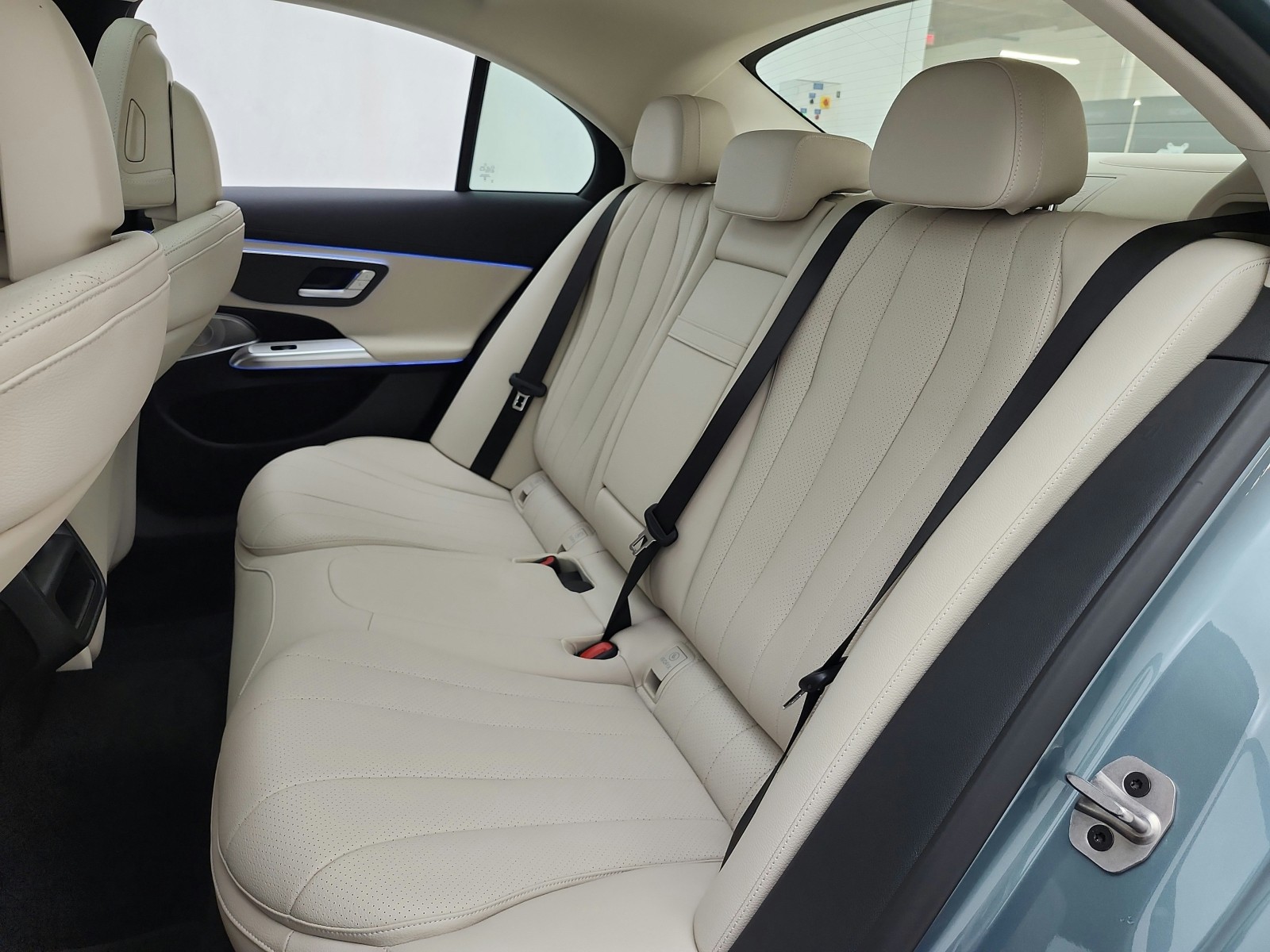 New 2027 Verde Silver Metallic Mercedes-Benz E 350 RWD Sedan image 11