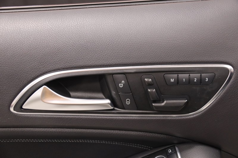 2015 Mercedes-Benz GLA 45 AMG 4MATIC w/Performance Pkgs 4dr Suv in , 