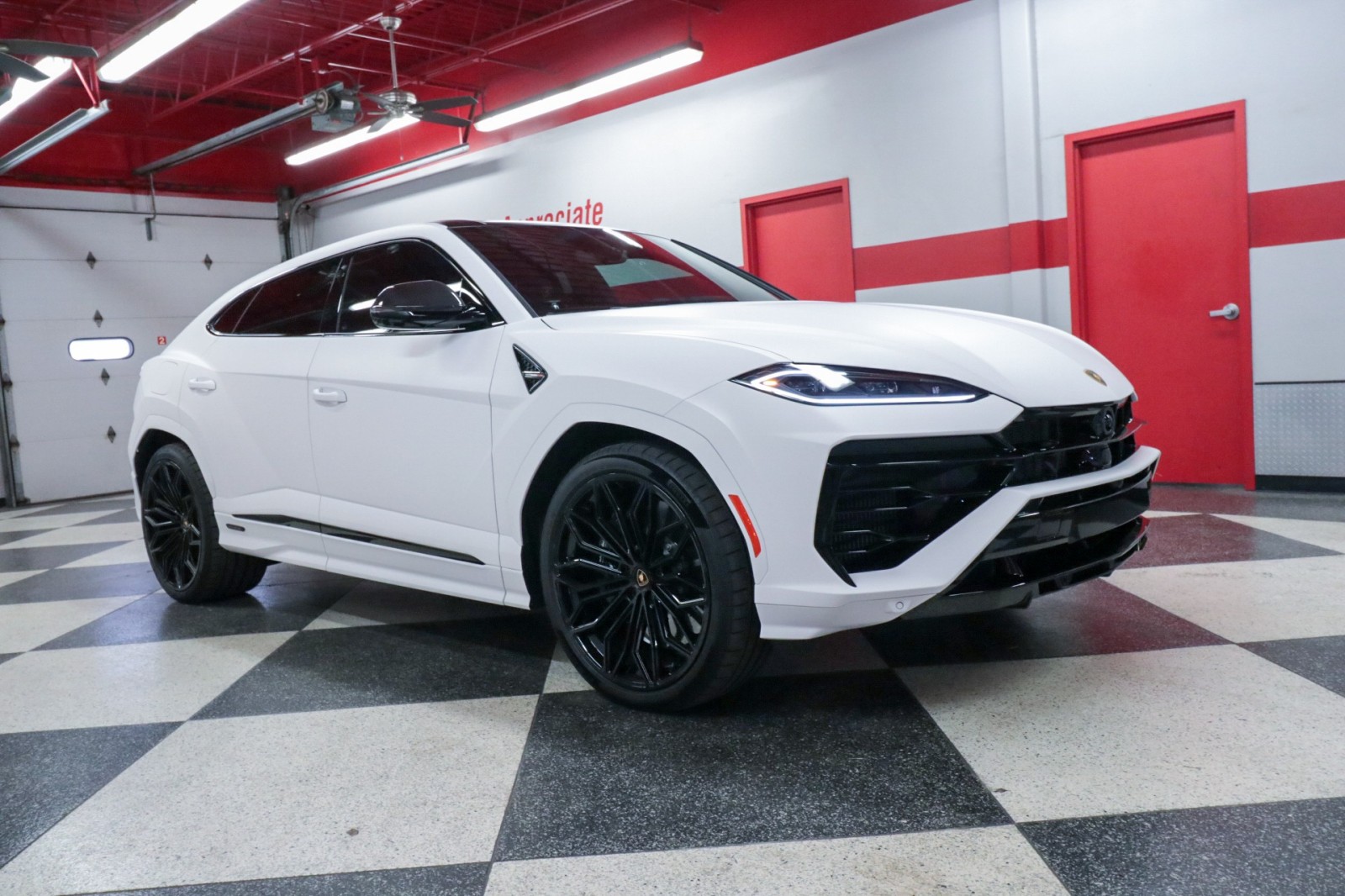Used Car 2025 Lamborghini Urus  Se For Sale Under $360,000 In Austin, Texas