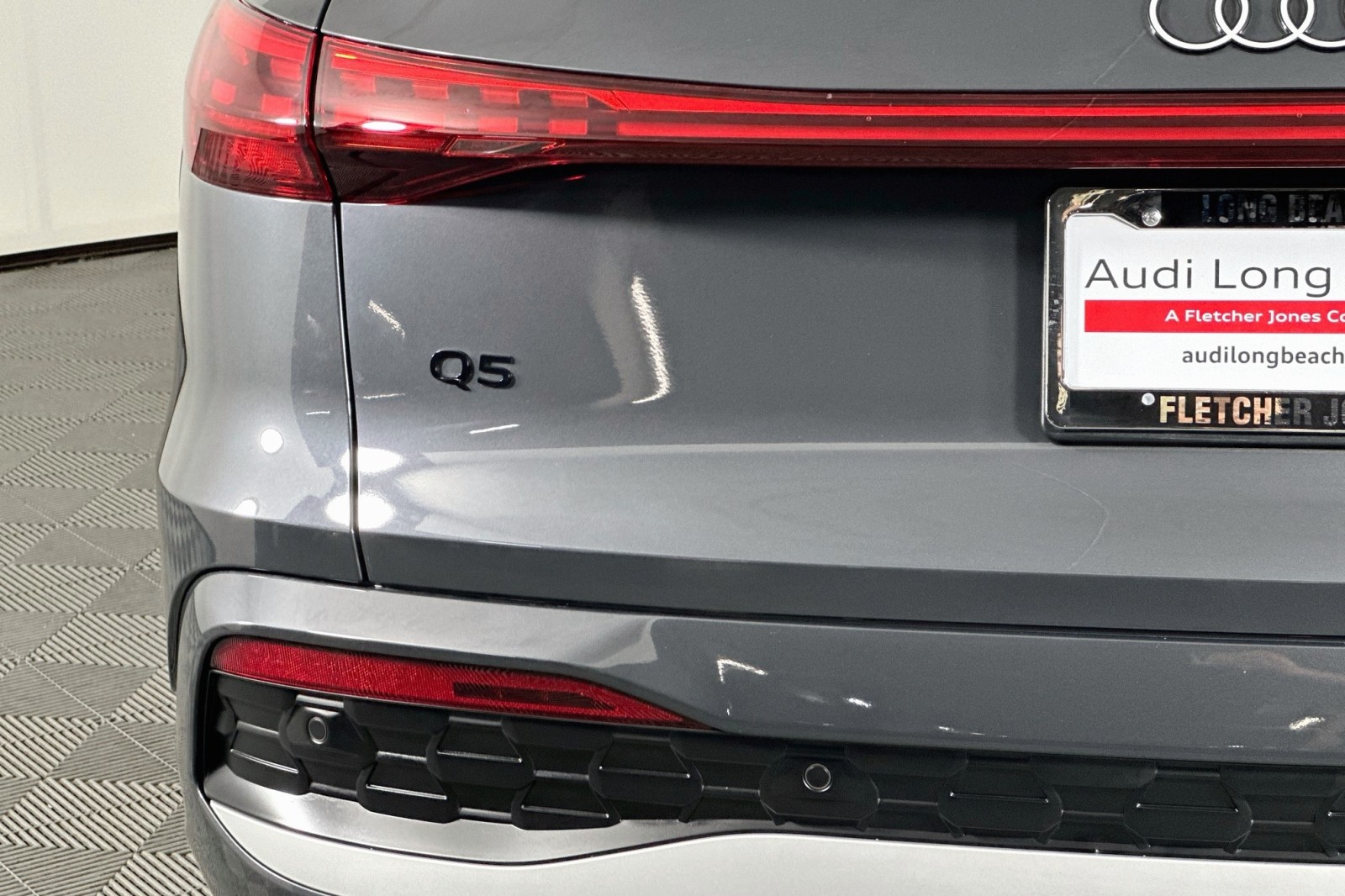 Used 2025 Tambora Gray Metallic Audi Premium Plus image 17