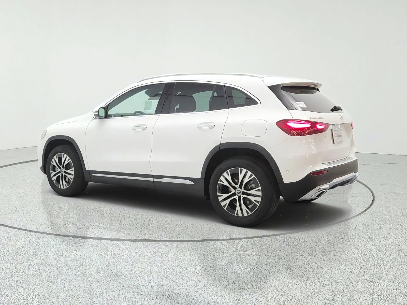 New 2026 Polar White Mercedes-Benz GLA 250 SUV image 7